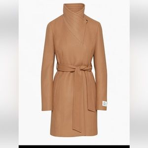 The Connor Coat. Aritzia Babaton. Size medium. Camel colour.
